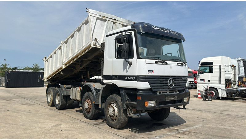 Mercedes-Benz actros 4140 (8X8 / BOITE MANUELLE / MANUAL GEARBOX / LAMES / GRAND PONT / BIG AXLE) - Camião basculante: foto 5 Mercedes-Benz actros 4140 (8X8 / BOITE MANUELLE / MANUAL GEARBOX / LAMES / GRAND PONT / BIG AXLE) - Camião basculante: foto 5