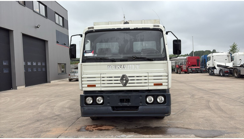 Renault G 230 Manager (POMPE MANUELLE / LAMES / STEEL SUSP. / MANUAL PUMP) - Camião basculante: foto 2 Renault G 230 Manager (POMPE MANUELLE / LAMES / STEEL SUSP. / MANUAL PUMP) - Camião basculante: foto 2