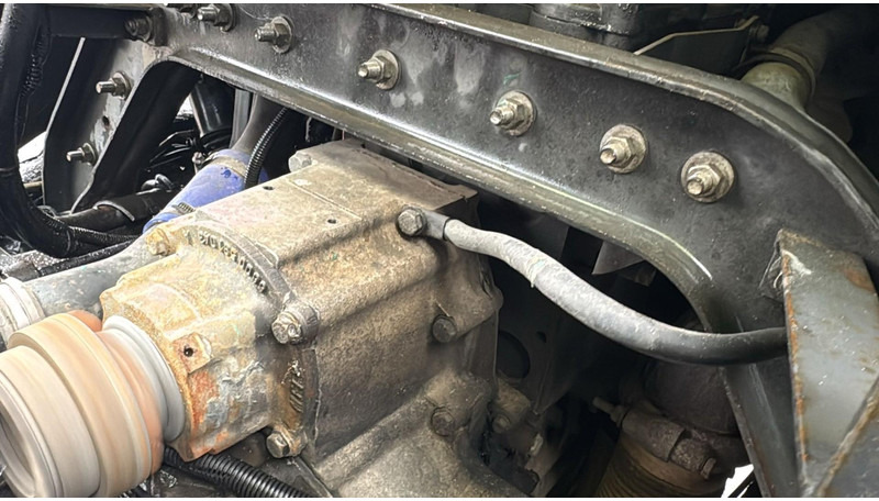 Camião basculante Renault KERAX 420 (10X4 / 43 TONNES !! / LAMES / GRAND PONT / STEEL SUSP. / MANUAL GEARBOX / BOITE MANUELLE): foto 17