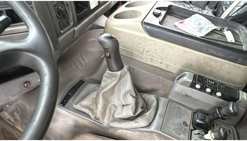 Camião basculante Renault KERAX 420 (10X4 / 43 TONNES !! / LAMES / GRAND PONT / STEEL SUSP. / MANUAL GEARBOX / BOITE MANUELLE): foto 19