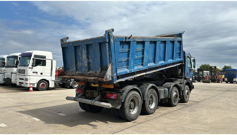 Renault KERAX 420 (BOITE MANUELLE / MANUAL GEARBOX / LAMES / GRAND PONT / GRAND BENNE) - Camião basculante: foto 4 Renault KERAX 420 (BOITE MANUELLE / MANUAL GEARBOX / LAMES / GRAND PONT / GRAND BENNE) - Camião basculante: foto 4
