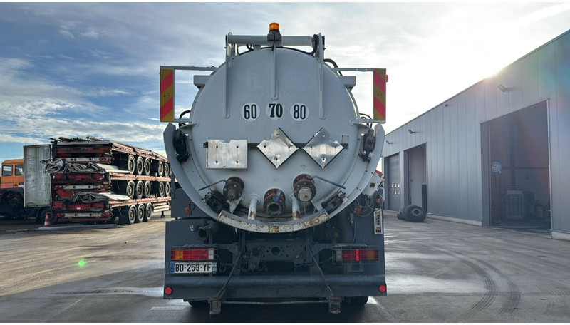 Renault Kerax 370 (10970L / CAMION FRANCAIS / VIDANGEUR / 6X4 / LAMES / GRAND PONT) - Caminhão limpa fossa: foto 5 Renault Kerax 370 (10970L / CAMION FRANCAIS / VIDANGEUR / 6X4 / LAMES / GRAND PONT) - Caminhão limpa fossa: foto 5