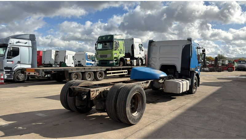 Renault Premium 320 (BOITE MANUELLE / MANUAL GEARBOX) - Camião chassi: foto 4 Renault Premium 320 (BOITE MANUELLE / MANUAL GEARBOX) - Camião chassi: foto 4