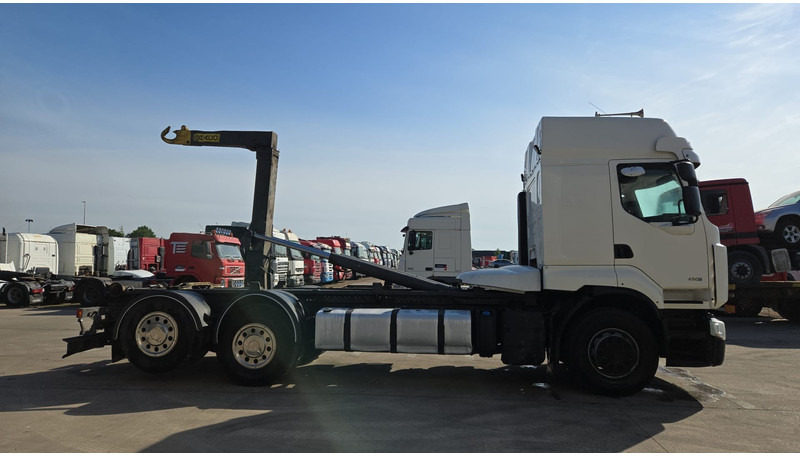 Renault Premium 450 DXI (BOITE MANUELLE / MANUAL GEARBOX / 6X2 / LAMES DEVANT) - Camião chassi: foto 4 Renault Premium 450 DXI (BOITE MANUELLE / MANUAL GEARBOX / 6X2 / LAMES DEVANT) - Camião chassi: foto 4