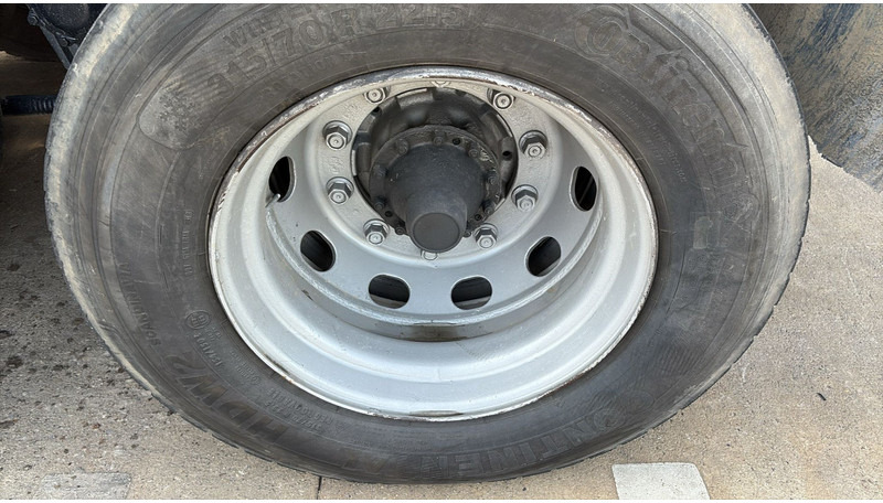 Camião basculante Scania 94 - 260 (BOITE MANUELLE / LAMES / STEEL SUSP. / 6X4 / MANUAL GEARBOX): foto 17