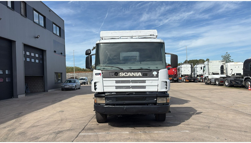 Scania 94 - 260 (BOITE MANUELLE / LAMES / STEEL SUSP. / 6X4 / MANUAL GEARBOX) - Camião basculante: foto 2 Scania 94 - 260 (BOITE MANUELLE / LAMES / STEEL SUSP. / 6X4 / MANUAL GEARBOX) - Camião basculante: foto 2