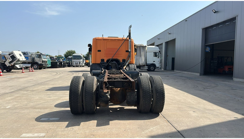 Scania 94 G (MANUAL PUMP / POMPE MANUELLE / BOITE MANUELLE / MANUAL GEARBOX) - Camião chassi: foto 5 Scania 94 G (MANUAL PUMP / POMPE MANUELLE / BOITE MANUELLE / MANUAL GEARBOX) - Camião chassi: foto 5
