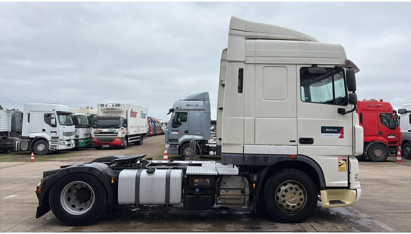 DAF XF 105.460 (BOITE MANUELLE / MANUAL GEARBOX) - Tractor: foto 3 DAF XF 105.460 (BOITE MANUELLE / MANUAL GEARBOX) - Tractor: foto 3