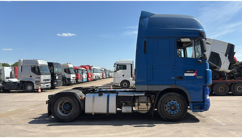 DAF XF 105.460 (BOITE MANUELLE / MANUAL GEARBOX) - Tractor: foto 2 DAF XF 105.460 (BOITE MANUELLE / MANUAL GEARBOX) - Tractor: foto 2