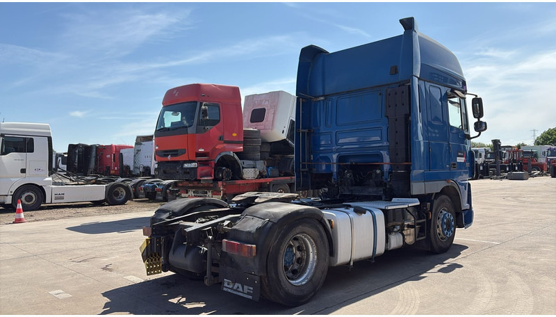 DAF XF 105.460 (BOITE MANUELLE / MANUAL GEARBOX) - Tractor: foto 5 DAF XF 105.460 (BOITE MANUELLE / MANUAL GEARBOX) - Tractor: foto 5