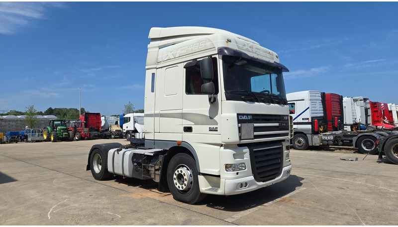 DAF XF 105.460 (BOITE MANUELLE / MANUAL GEARBOX / PROPRE / BONNE ETAT) - Tractor: foto 4 DAF XF 105.460 (BOITE MANUELLE / MANUAL GEARBOX / PROPRE / BONNE ETAT) - Tractor: foto 4