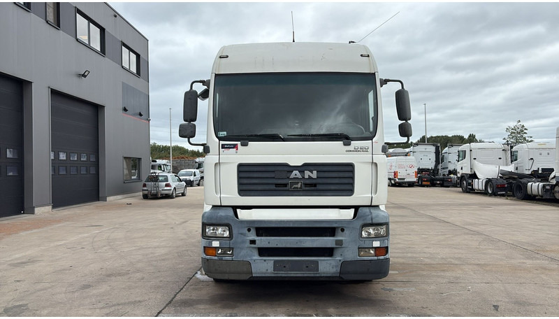 MAN TGA 18.430 (PTO / POMPE HYDRAULIQUE / MANUAL GEARBOX / BOITE MANUELLE / HYDRAULIC PUMP) - Tractor: foto 4 MAN TGA 18.430 (PTO / POMPE HYDRAULIQUE / MANUAL GEARBOX / BOITE MANUELLE / HYDRAULIC PUMP) - Tractor: foto 4