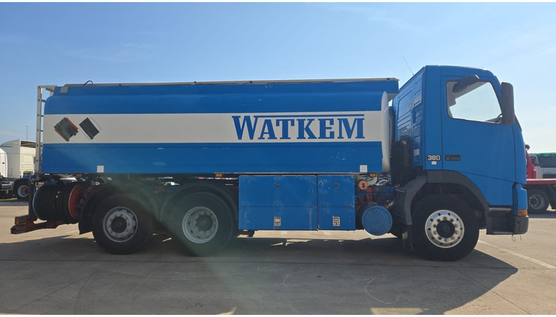 Volvo FH 12.380 (20.100 LITERS / PARFAIT ETAT / TOP CONDITION !!! / 6X2 / BOITE MANUELLE) - Camião cisterna: foto 4 Volvo FH 12.380 (20.100 LITERS / PARFAIT ETAT / TOP CONDITION !!! / 6X2 / BOITE MANUELLE) - Camião cisterna: foto 4