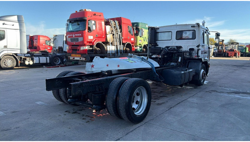 Volvo FL 6 - 220 (MANUAL GEARBOX / BOITE MANUELLE / 8 TONNES) - Camião chassi: foto 4 Volvo FL 6 - 220 (MANUAL GEARBOX / BOITE MANUELLE / 8 TONNES) - Camião chassi: foto 4