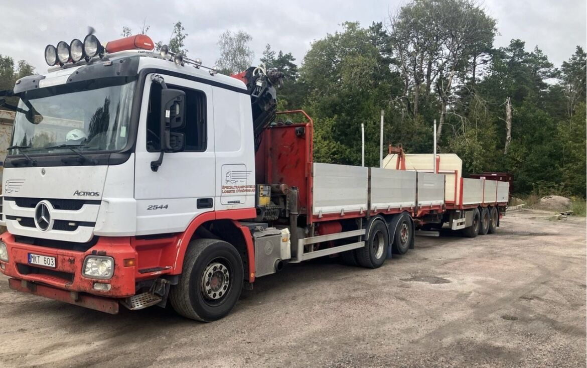 Mercedes-Benz 2544L Ekipage - Camião de caixa aberta/ Plataforma, Camião grua: foto 4 Mercedes-Benz 2544L Ekipage - Camião de caixa aberta/ Plataforma, Camião grua: foto 4