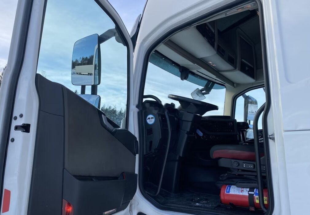 Camião furgão Volvo FH460: foto 15