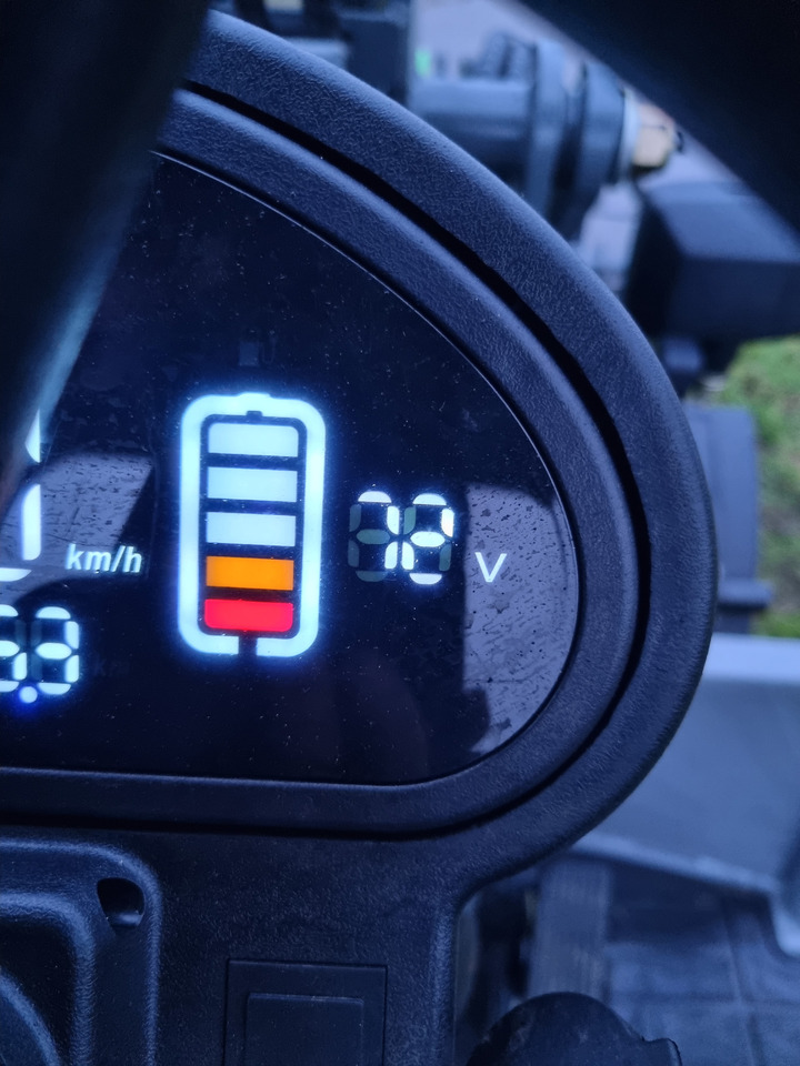 WCM L2110e E-Power - Pá carregadora de rodas: foto 4 WCM L2110e E-Power - Pá carregadora de rodas: foto 4