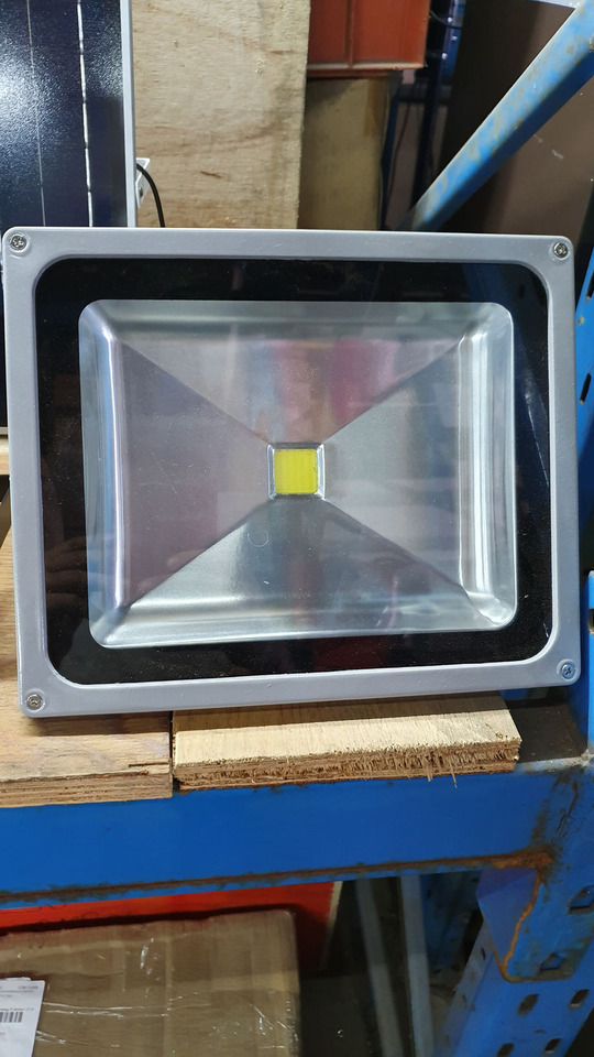 Led bouwlamp 50w IP65 - Equipamento de construção: foto 1 Led bouwlamp 50w IP65 - Equipamento de construção: foto 1