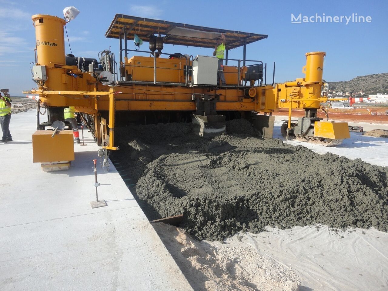 WIRTGEN SP 1600 - Pavimentadora de betão: foto 1 WIRTGEN SP 1600 - Pavimentadora de betão: foto 1