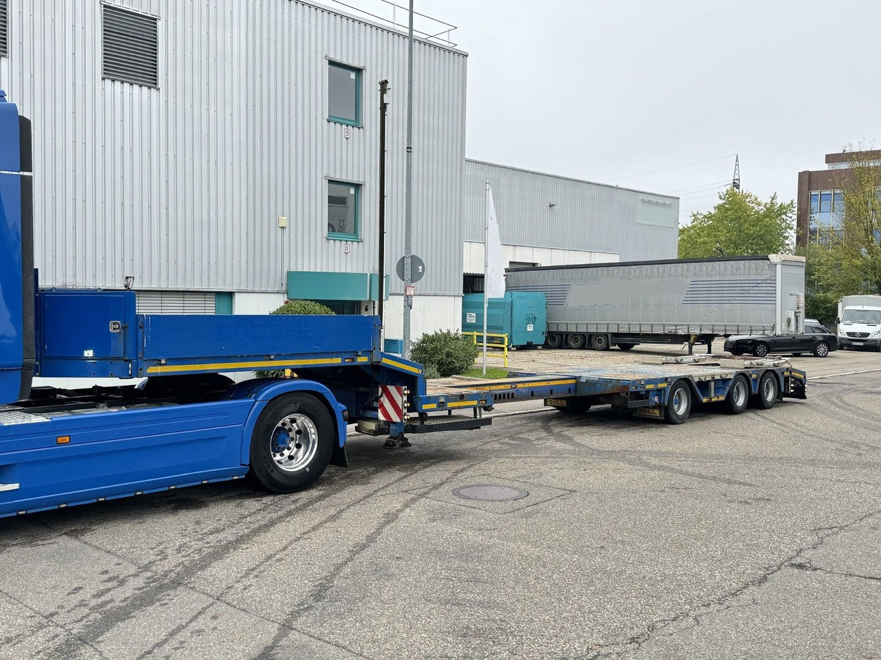 Doll S3L Tele-Tieflader+3,3m Radmulden Lift Lenkachse - Semi-reboque baixa: foto 1 Doll S3L Tele-Tieflader+3,3m Radmulden Lift Lenkachse - Semi-reboque baixa: foto 1