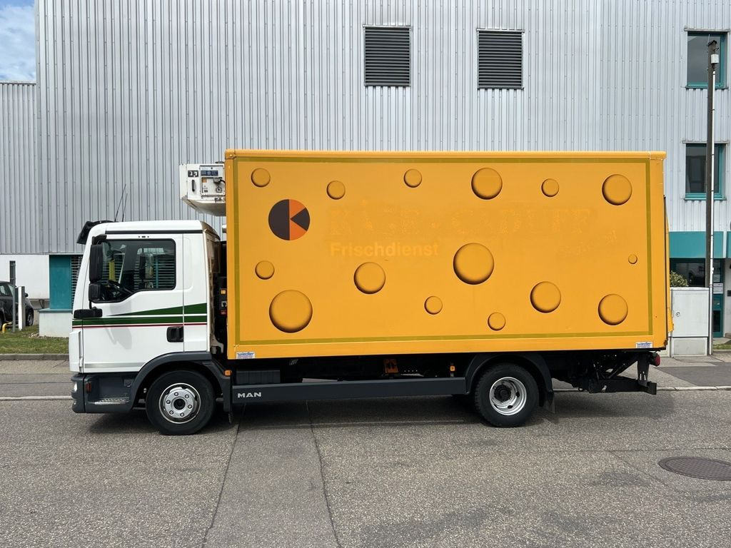 MAN TGL 8.220 Kühlkoffer 5,26m LBW Klima Luftgef. MAN TGL 8.220 Kühlkoffer 5,26m LBW Klima Luftgef. - Carrinha frigorífica: foto 4 MAN TGL 8.220 Kühlkoffer 5,26m LBW Klima Luftgef. MAN TGL 8.220 Kühlkoffer 5,26m LBW Klima Luftgef. - Carrinha frigorífica: foto 4