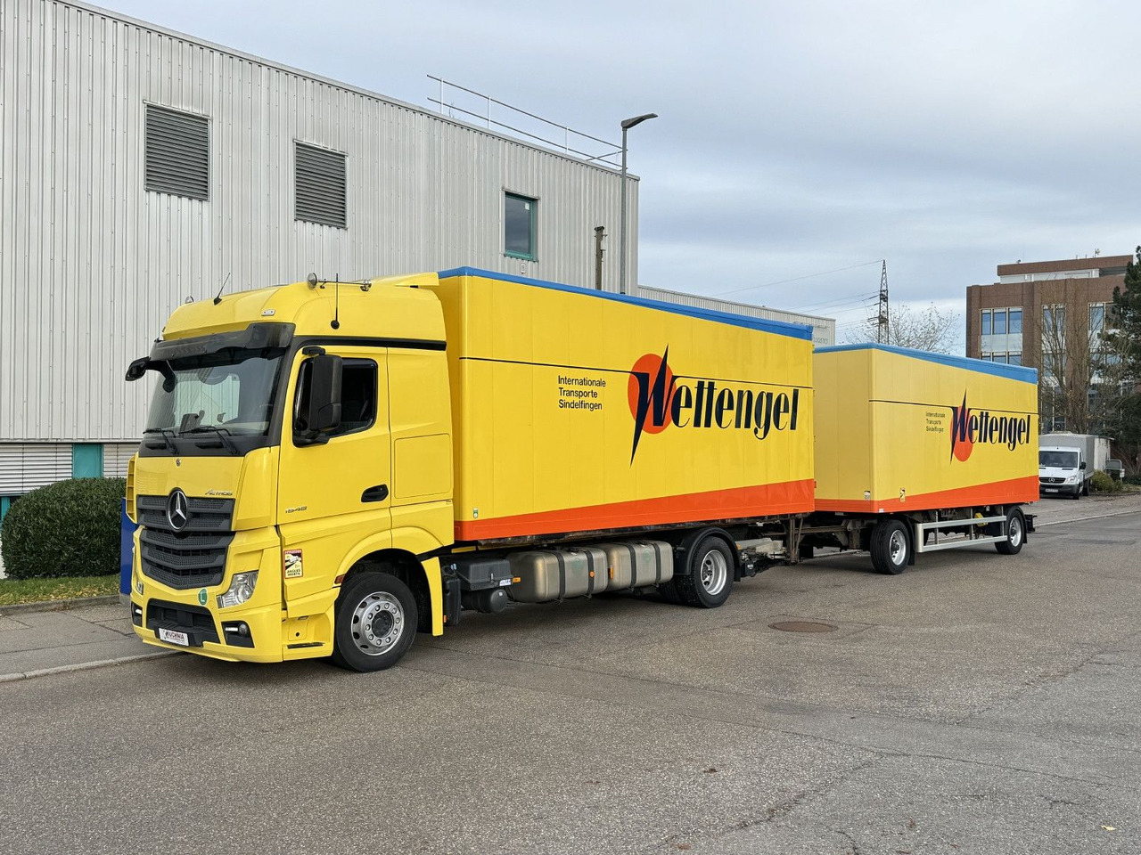 Mercedes-Benz Actros 1848 LL Gr.Haus AWL-Möbelkoffer uLBW - Camião furgão: foto 5 Mercedes-Benz Actros 1848 LL Gr.Haus AWL-Möbelkoffer uLBW - Camião furgão: foto 5