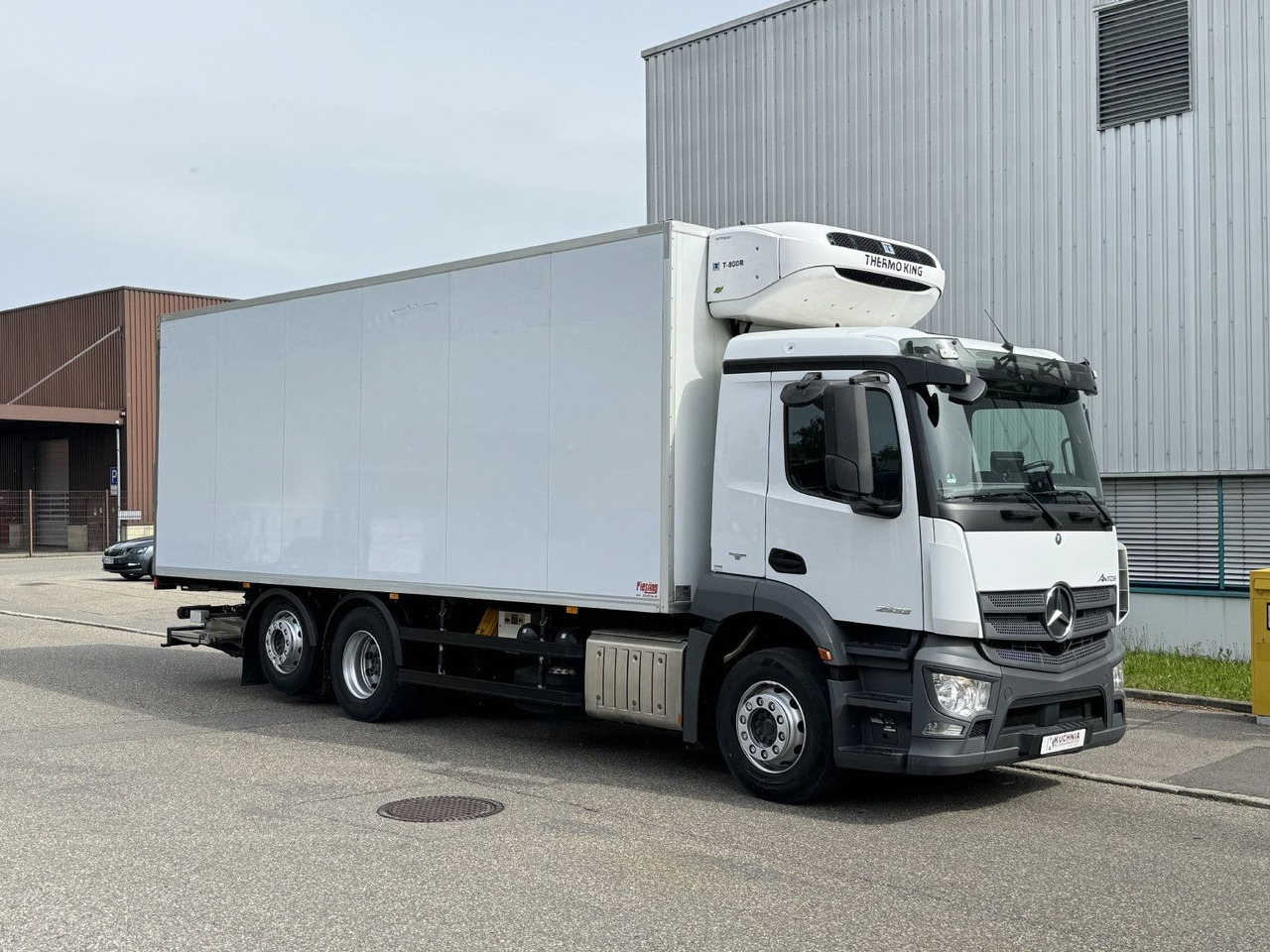 Mercedes-Benz Antos 2533L Kühlkoffer TK T-800R Lenkachse TOP - Camião frigorífico: foto 4 Mercedes-Benz Antos 2533L Kühlkoffer TK T-800R Lenkachse TOP - Camião frigorífico: foto 4
