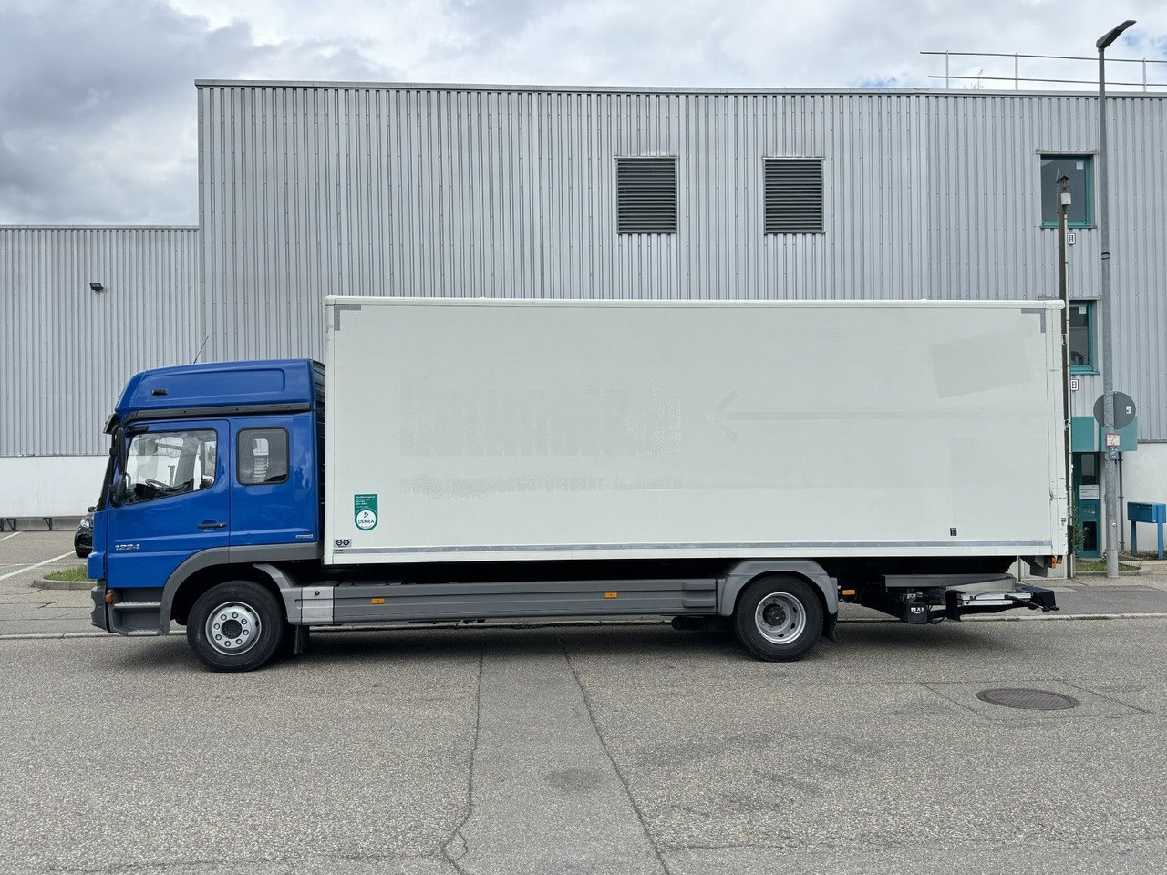 Mercedes-Benz Atego 1224 L Möbelkoffer GH 6-Sitze u-LBW Umzug - Camião furgão: foto 5 Mercedes-Benz Atego 1224 L Möbelkoffer GH 6-Sitze u-LBW Umzug - Camião furgão: foto 5
