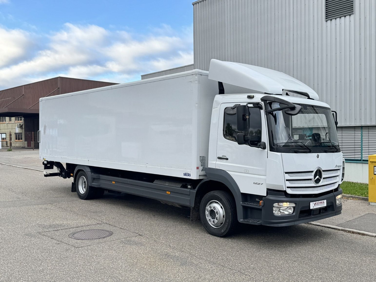 Mercedes-Benz Atego 1227L Koffer 8m LBW Klima Diff. Sperre - Camião furgão: foto 3 Mercedes-Benz Atego 1227L Koffer 8m LBW Klima Diff. Sperre - Camião furgão: foto 3