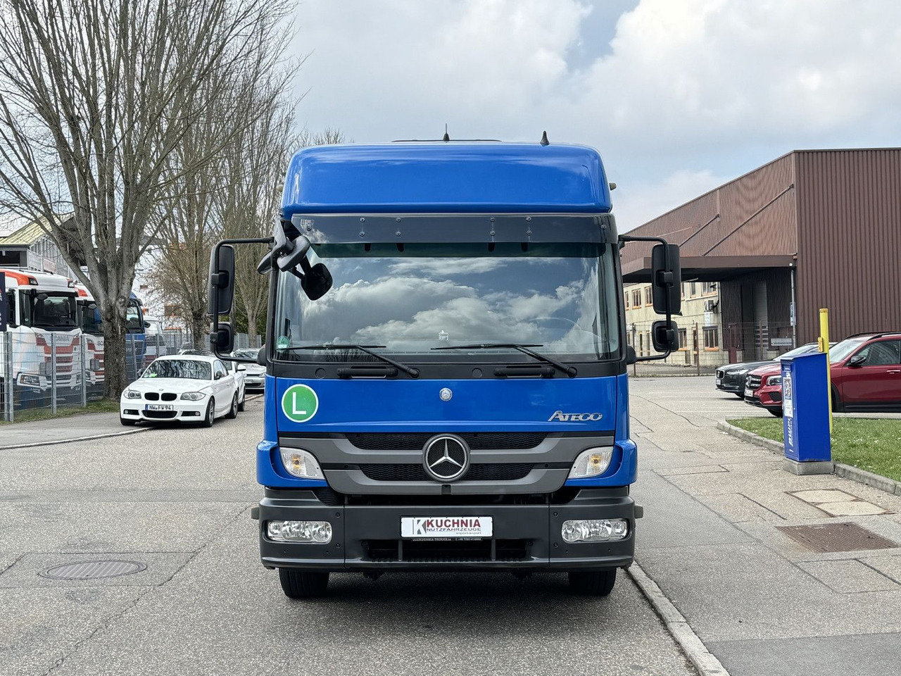 Mercedes-Benz Atego 1529 LL BDF 6-Sitze Umzug u-LBW Gr-Haus - Camião transportador de contêineres/ Caixa móvel: foto 3 Mercedes-Benz Atego 1529 LL BDF 6-Sitze Umzug u-LBW Gr-Haus - Camião transportador de contêineres/ Caixa móvel: foto 3