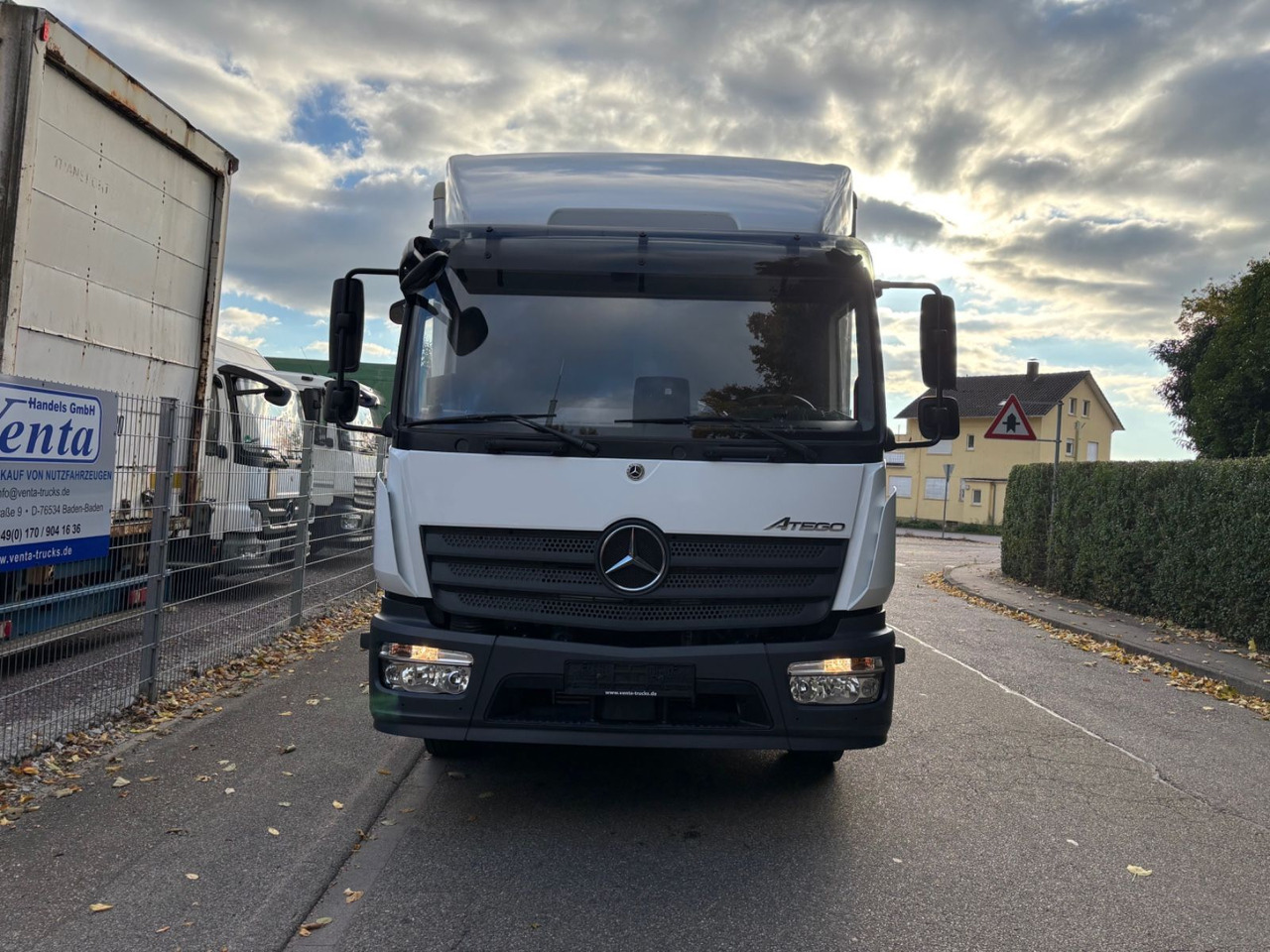 Mercedes-Benz Atego III 1227L, Euro-6, 2xAHK, Klima, Abbiegeas - Camião furgão: foto 2 Mercedes-Benz Atego III 1227L, Euro-6, 2xAHK, Klima, Abbiegeas - Camião furgão: foto 2