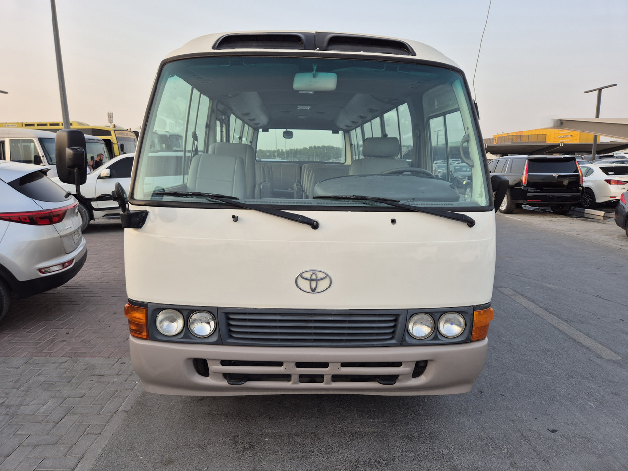 TOYOTA Coaster ... 25 places ...climatisé - Minibus, Furgão de passageiros: foto 4 TOYOTA Coaster ... 25 places ...climatisé - Minibus, Furgão de passageiros: foto 4