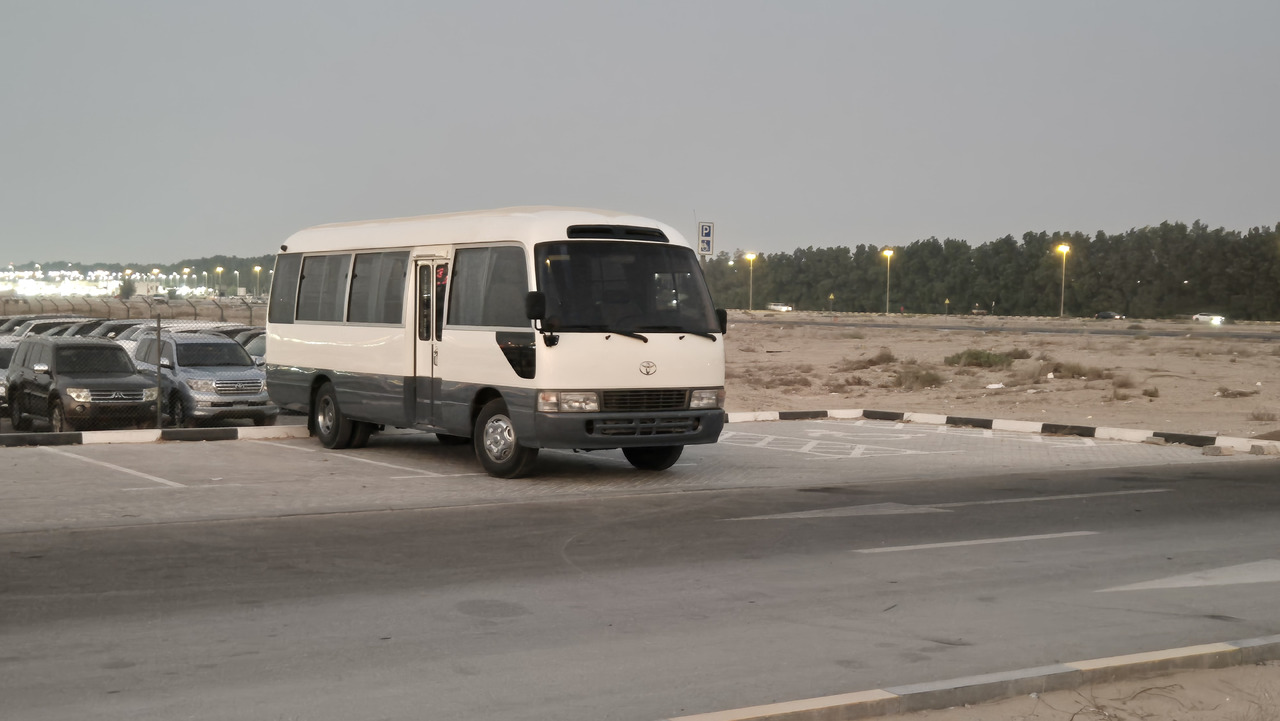 Toyota Coaster ... 30 places - climatisé - Minibus, Furgão de passageiros: foto 1 Toyota Coaster ... 30 places - climatisé - Minibus, Furgão de passageiros: foto 1