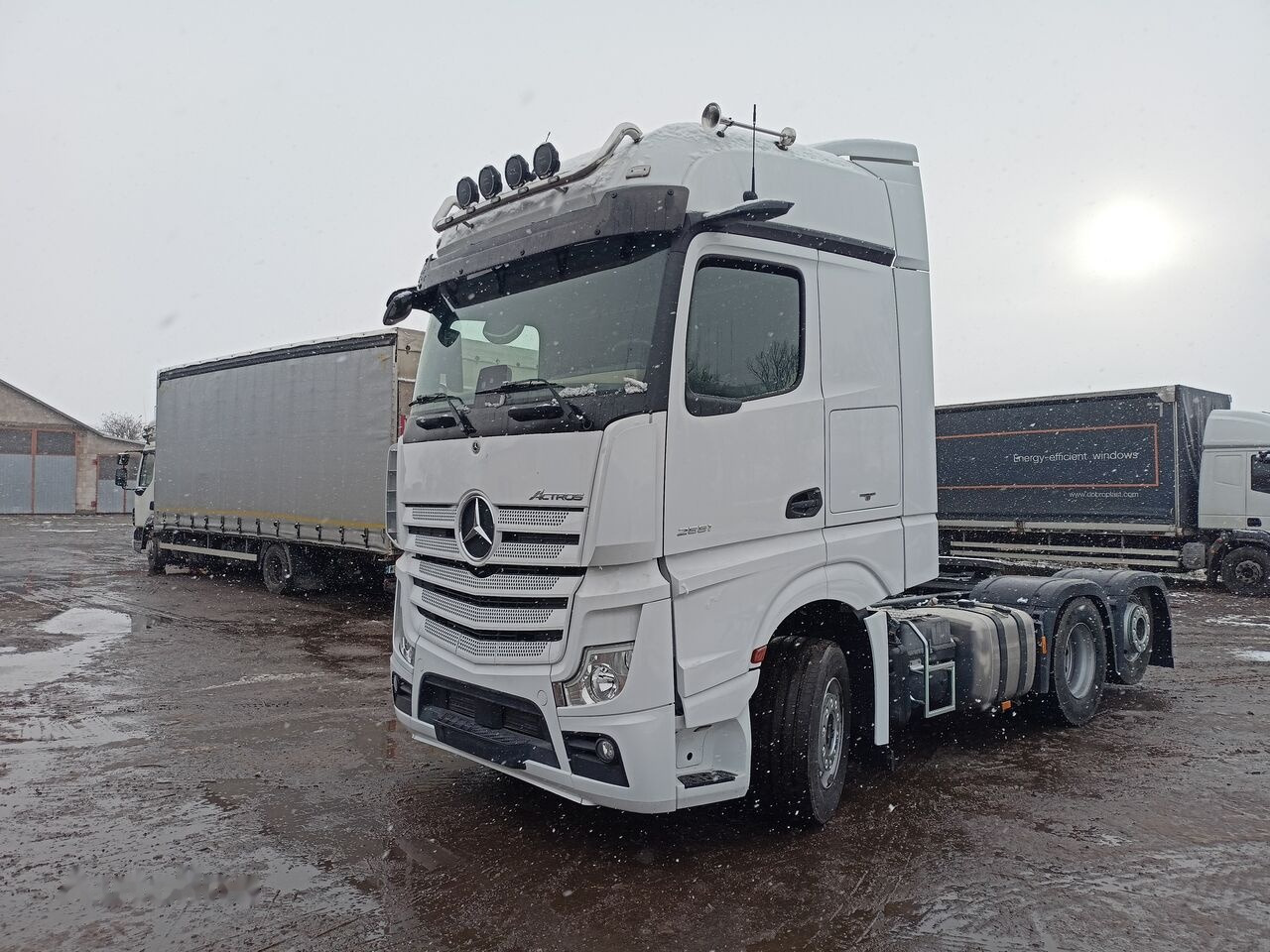 Mercedes-Benz Actros 2551 - Tractor: foto 1 Mercedes-Benz Actros 2551 - Tractor: foto 1