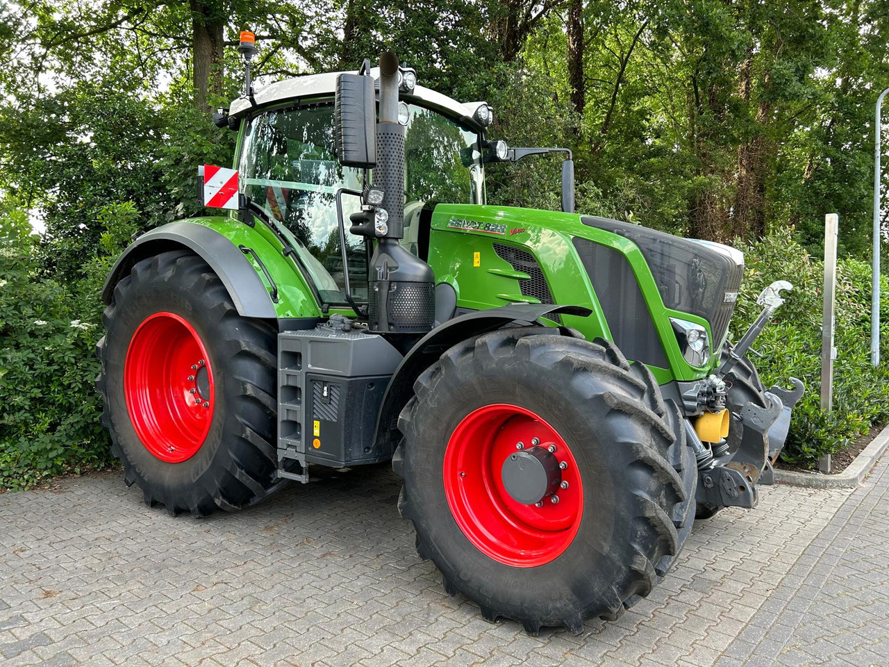 FENDT 828 Vario S4 ProfiPlus - Trator: foto 5 FENDT 828 Vario S4 ProfiPlus - Trator: foto 5
