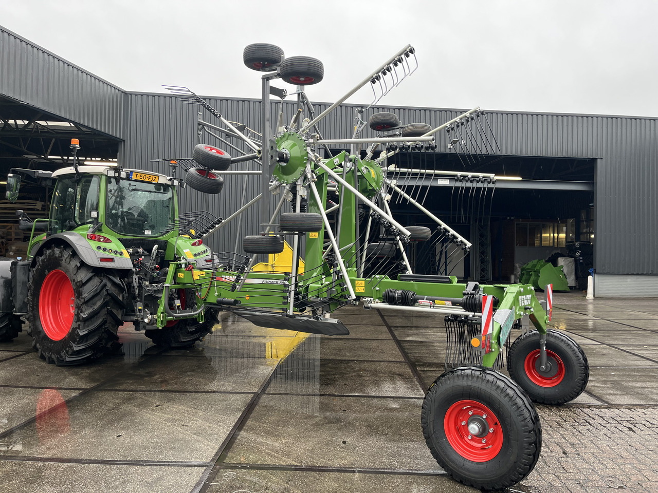 FENDT Former 880 - Ancinho enleirador: foto 1 FENDT Former 880 - Ancinho enleirador: foto 1