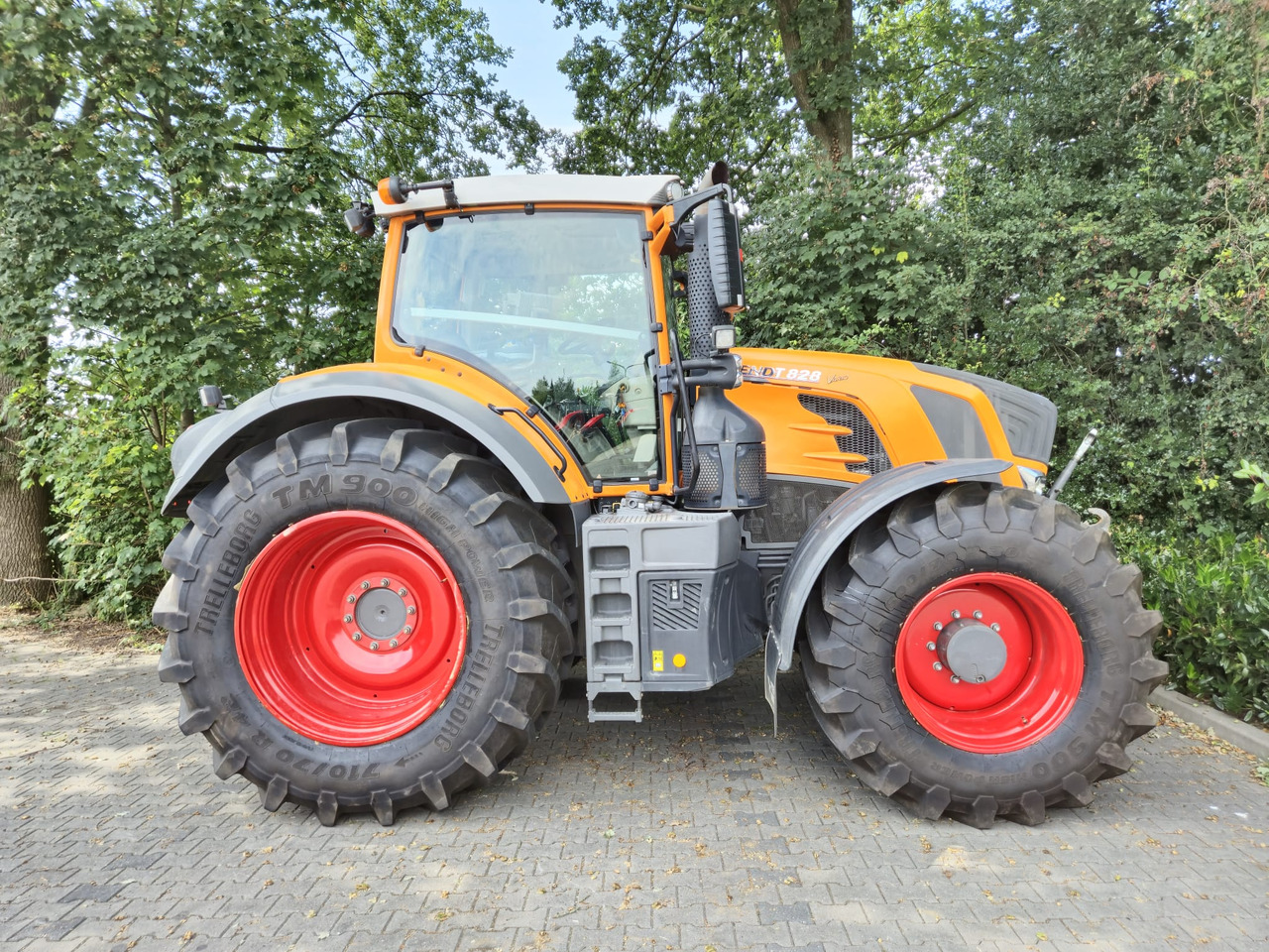 Fendt 828 Vario S4 ProfiPlus - Trator: foto 2 Fendt 828 Vario S4 ProfiPlus - Trator: foto 2