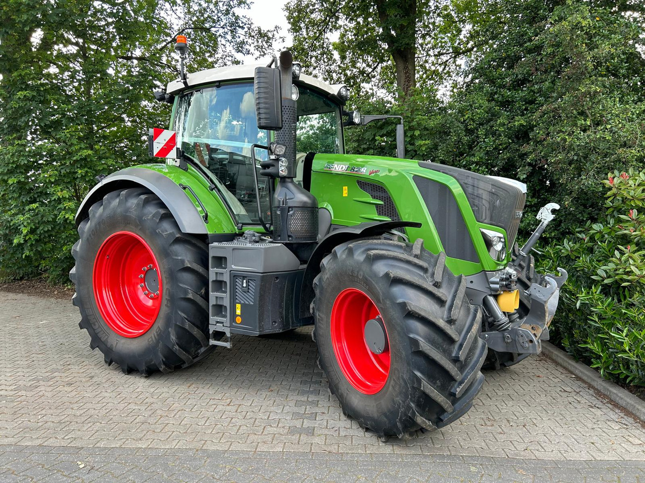 Fendt 828 Vario S4 ProfiPlus - Trator: foto 3 Fendt 828 Vario S4 ProfiPlus - Trator: foto 3