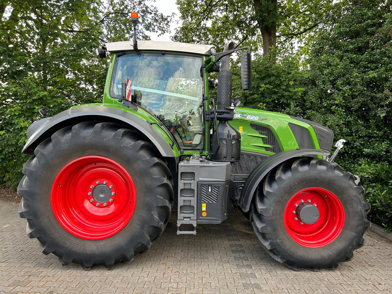Fendt 828 Vario S4 ProfiPlus - Trator: foto 2 Fendt 828 Vario S4 ProfiPlus - Trator: foto 2