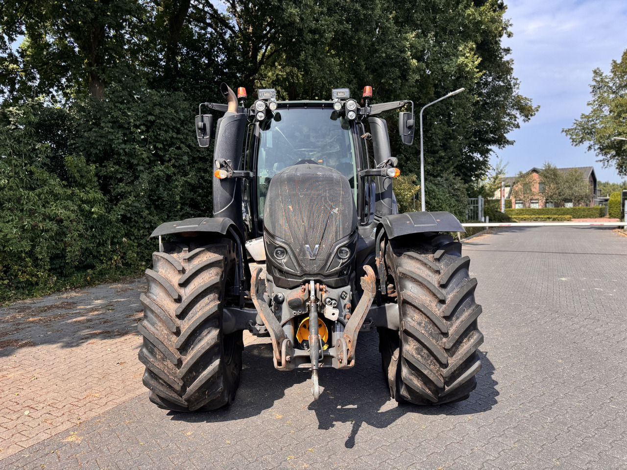 Valtra T214 Direct - Trator: foto 4 Valtra T214 Direct - Trator: foto 4