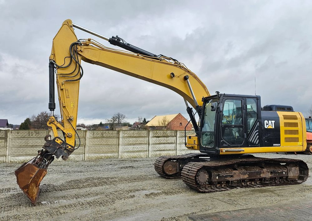 Caterpillar 320 FL, 2017 ROK, 8500 MTH - Escavadora de rastos: foto 1 Caterpillar 320 FL, 2017 ROK, 8500 MTH - Escavadora de rastos: foto 1