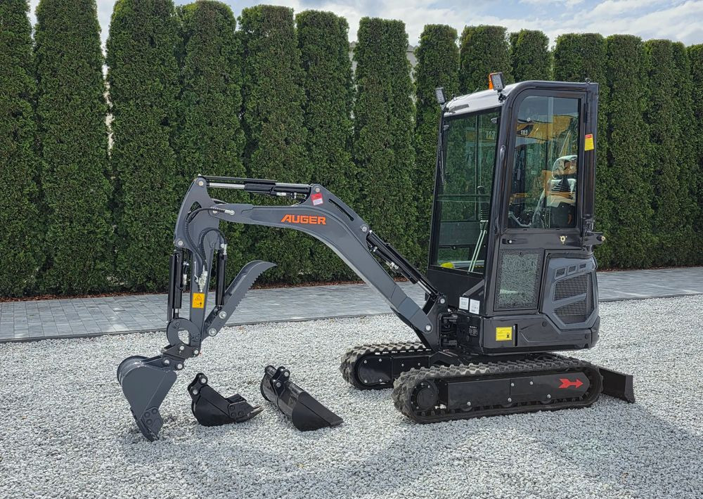 Kubota AUGER NM 18, SILNIK KUBOTA, 3 ŁYŻKI, MINIKOPARKA - Mini escavadeira: foto 4 Kubota AUGER NM 18, SILNIK KUBOTA, 3 ŁYŻKI, MINIKOPARKA - Mini escavadeira: foto 4