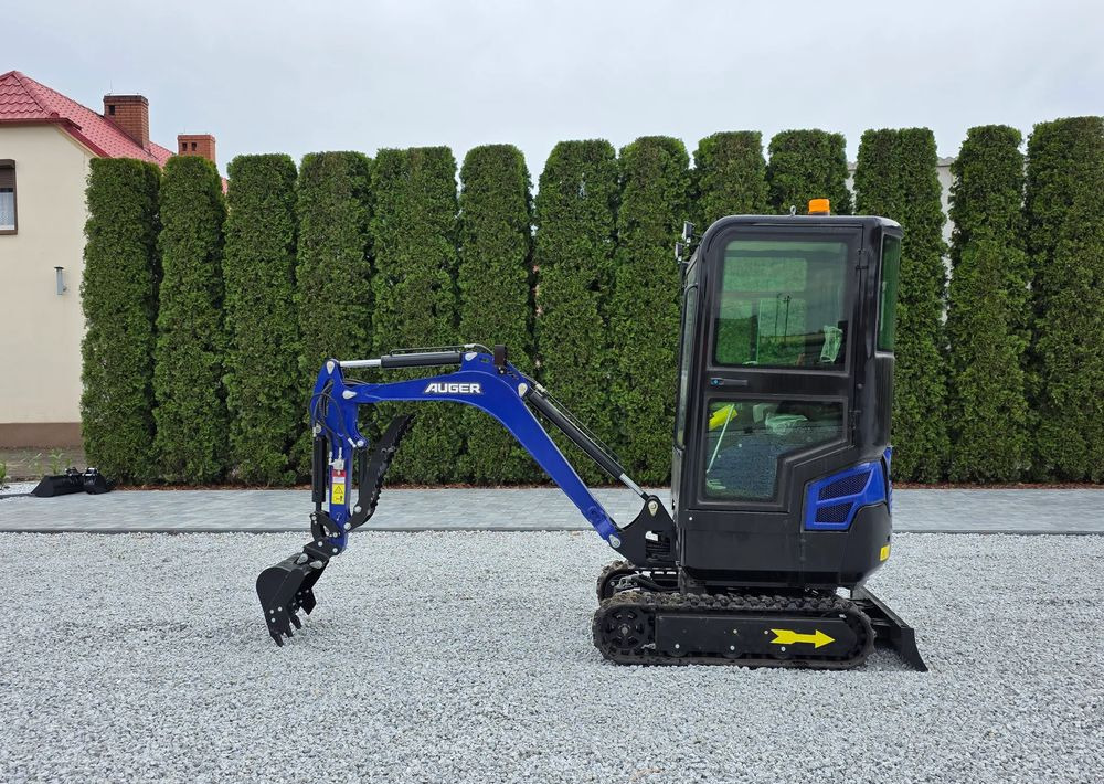 Kubota NOWA MINIKOPARKA AUGER HT 18, SILNIK KUBOTA, 3 ŁYŻKI - Mini escavadeira: foto 3 Kubota NOWA MINIKOPARKA AUGER HT 18, SILNIK KUBOTA, 3 ŁYŻKI - Mini escavadeira: foto 3