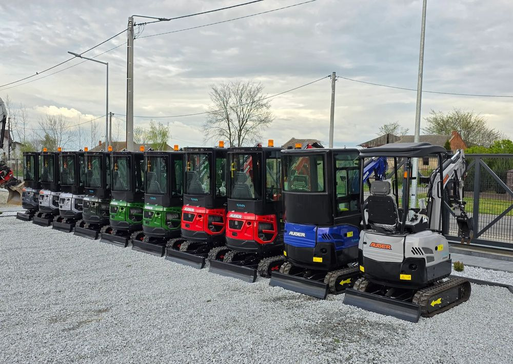 Kubota NOWA MINIKOPARKA AUGER HT 18, SILNIK KUBOTA, 3 ŁYŻKI - Mini escavadeira: foto 2 Kubota NOWA MINIKOPARKA AUGER HT 18, SILNIK KUBOTA, 3 ŁYŻKI - Mini escavadeira: foto 2