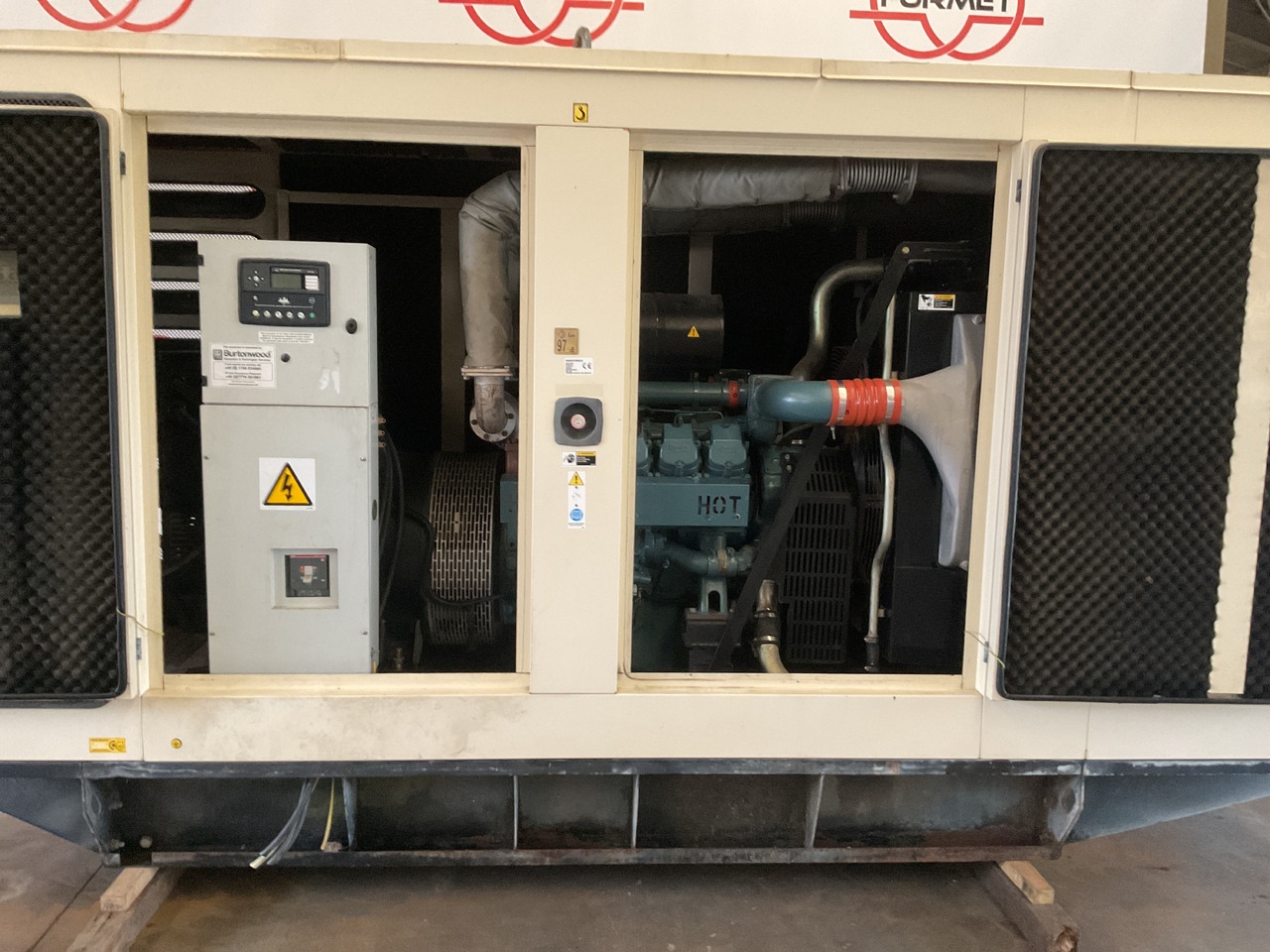Doosan P158LE, 415KVA generatorset. Like brand new, low hours and complete - Gerador elétrico: foto 2 Doosan P158LE, 415KVA generatorset. Like brand new, low hours and complete - Gerador elétrico: foto 2