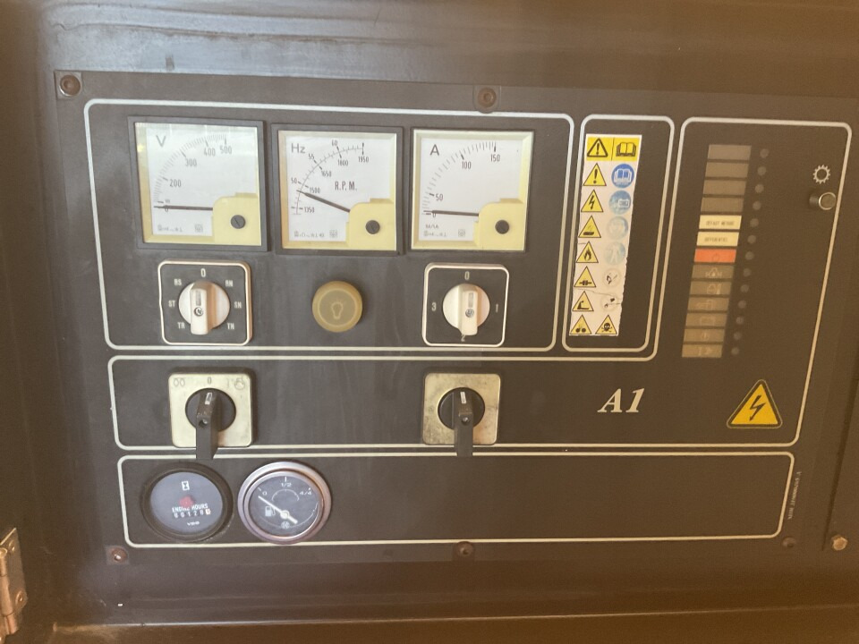 Gerador elétrico John Deere 4045TF157, 135 KVA generator set. Low hours and tested: foto 6