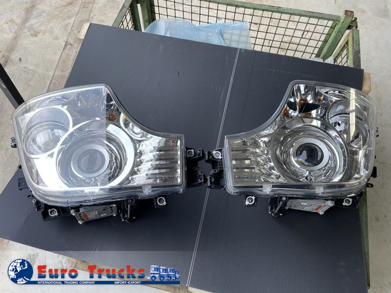 Mercedes-Benz Head light unit MP4 - Farol dianteira para Camião: foto 1 Mercedes-Benz Head light unit MP4 - Farol dianteira para Camião: foto 1