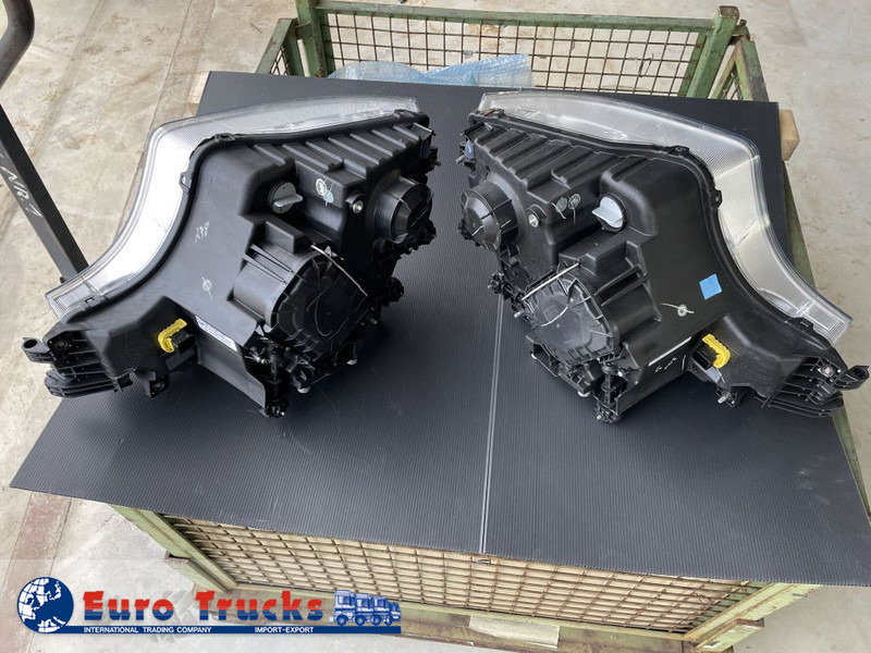 Mercedes-Benz Head light unit MP4 - Farol dianteira para Camião: foto 2 Mercedes-Benz Head light unit MP4 - Farol dianteira para Camião: foto 2