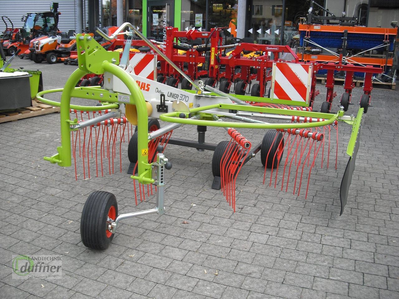 CLAAS Liner 370 - Ancinho enleirador: foto 3 CLAAS Liner 370 - Ancinho enleirador: foto 3
