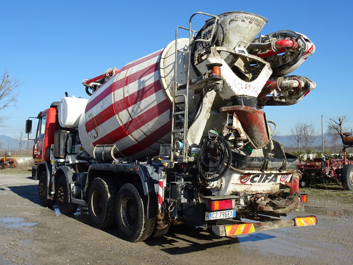 Autobetoneira com bomba ASTRA HD8 8445 CIFA MK28.4: foto 6 Autobetoneira com bomba ASTRA HD8 8445 CIFA MK28.4: foto 6